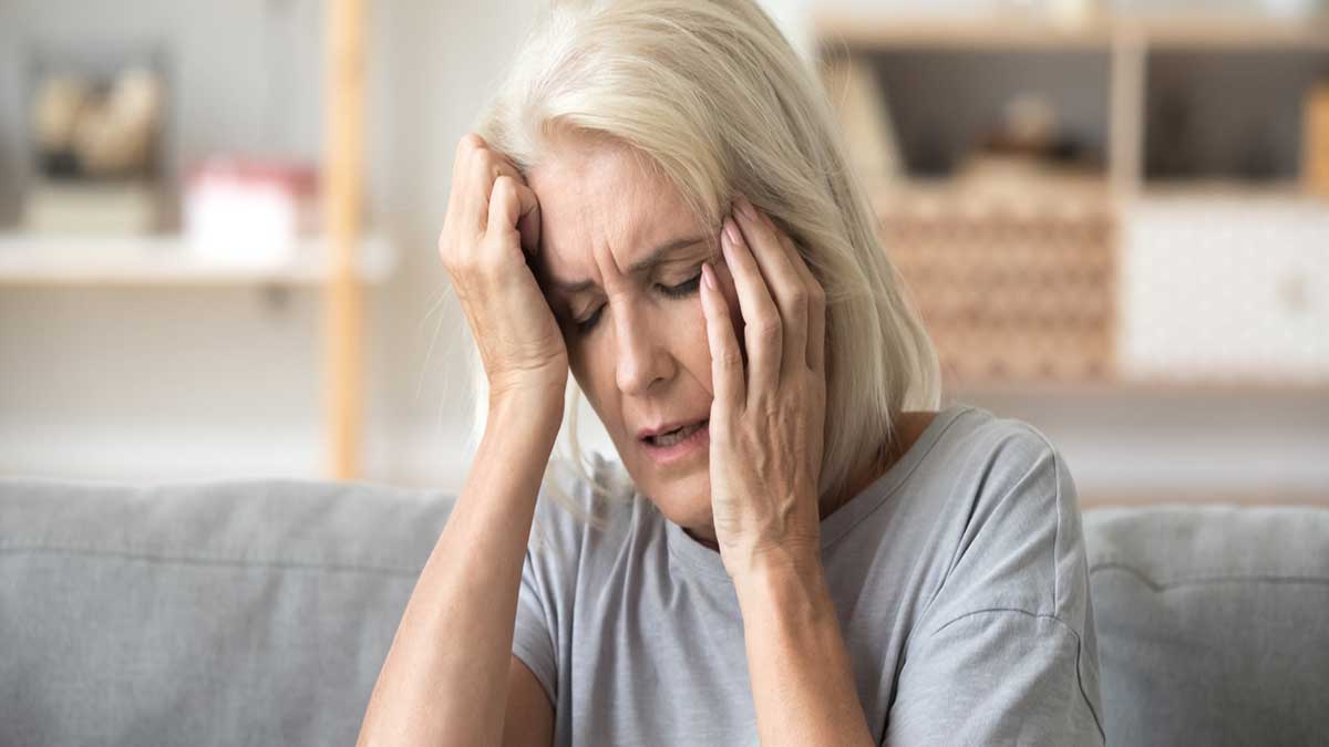 علت سردرد در زنان یائسه سردرد در زنان یائسه