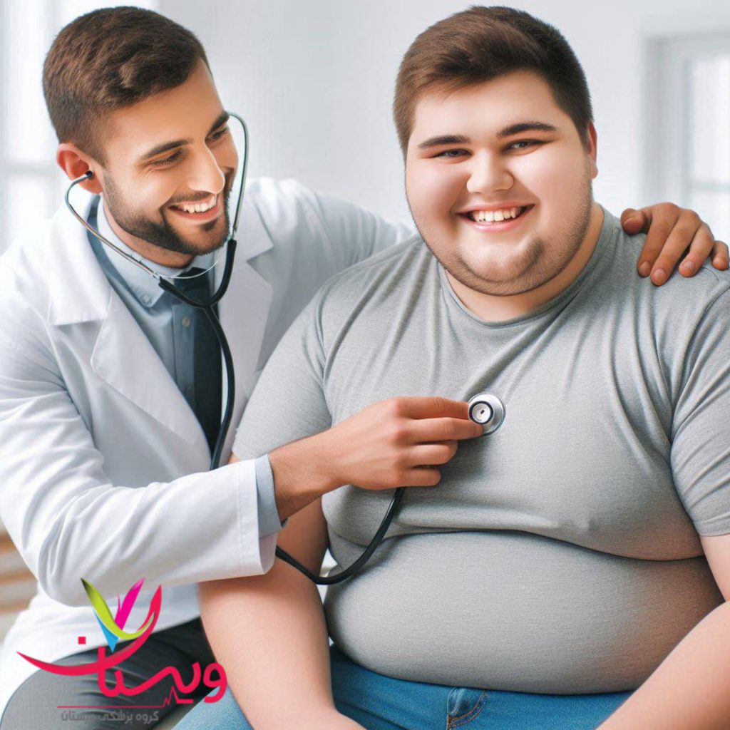 معاینه بیمار توسط متخصص اسلیو معده پزشک قبل از عمل، بیمار را معاینه می کند