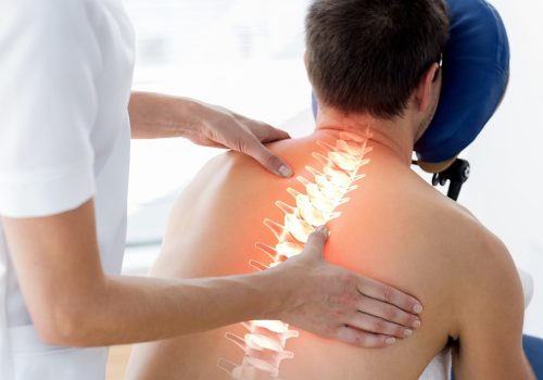 فتق دیسک گردن بعضی وقت ها با فیزیوتراپی قابل درمان است. فتق دیسک گردن