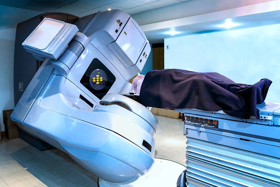 رادیوتراپی برای سرطان سینه به دو نوع خارجی و داخلی تقسیم می شود. شرکت های اصلی موظفند هزینه رادیوتراپی پستان با بیمه را پوشش دهند.